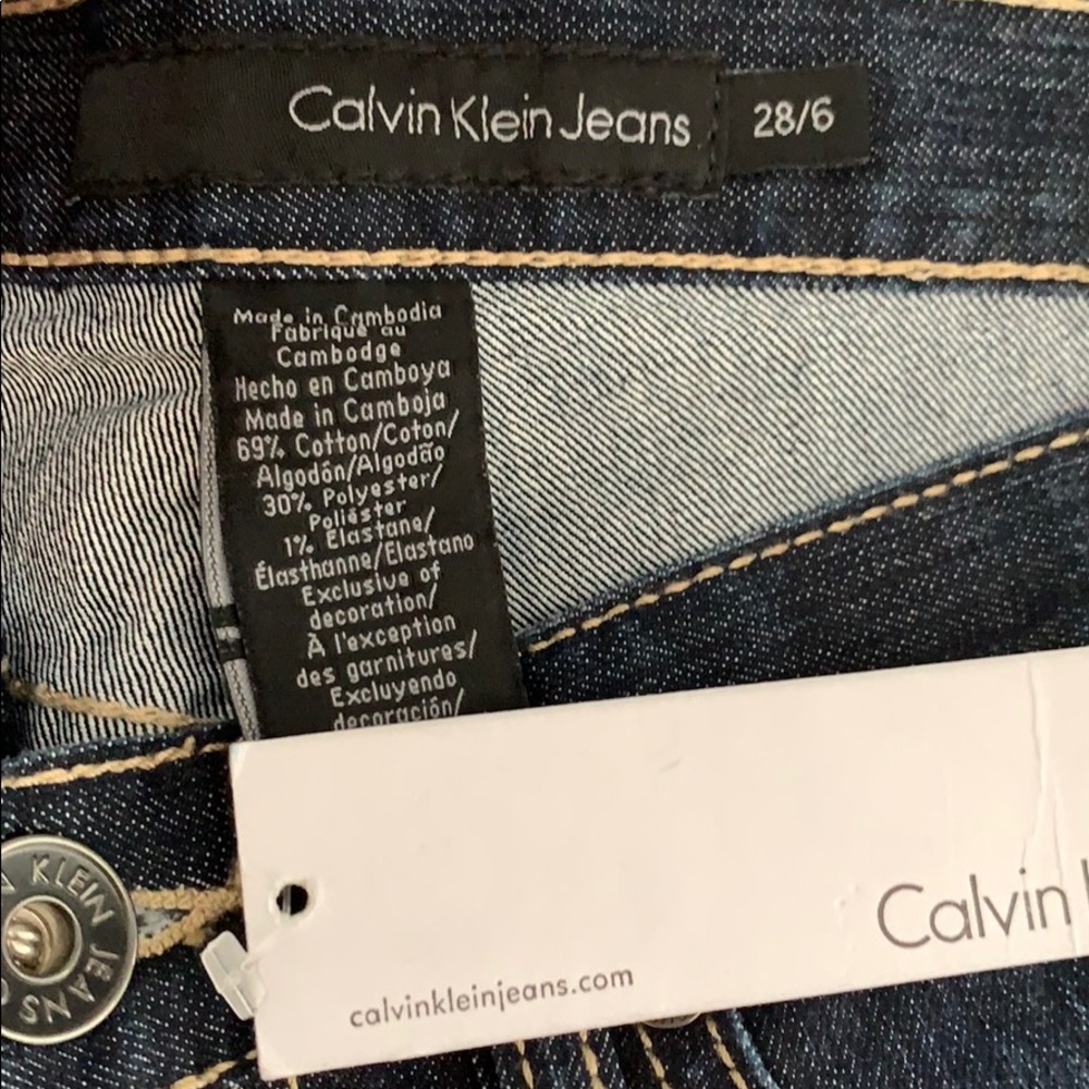 Calvin Klein - Picture 4 of 5
